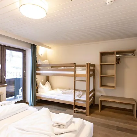 Pinzgauerhof - Inclusive Evening Dinner 3* Saalbach-Hinterglemm