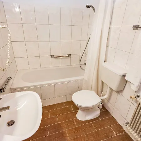 Pinzgauerhof - Inclusive Evening Dinner ホテル