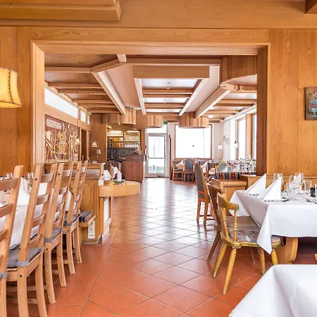 Pinzgauerhof - Inclusive Evening Dinner Hotel