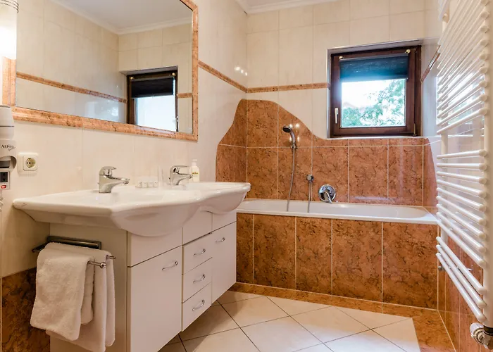 Hotel Pinzgauerhof - Inclusive Evening Dinner 3*